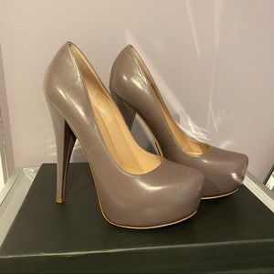 NIB Alejandro Ingelmo Sophia Pump in Haze